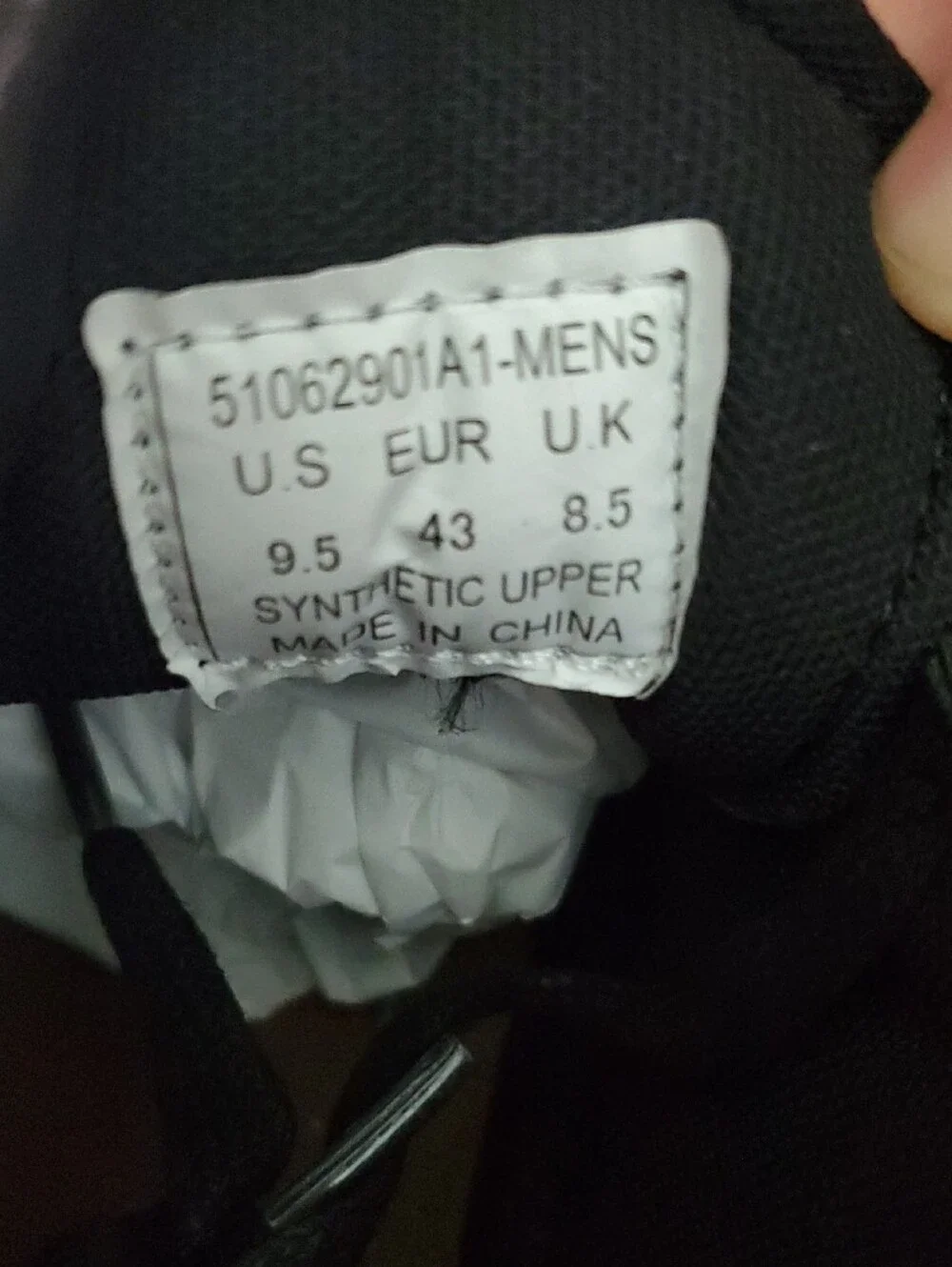 NEW Levi's 51062901A1 Black Chukka Boots with White & Tan Sole Men's Size 9.5